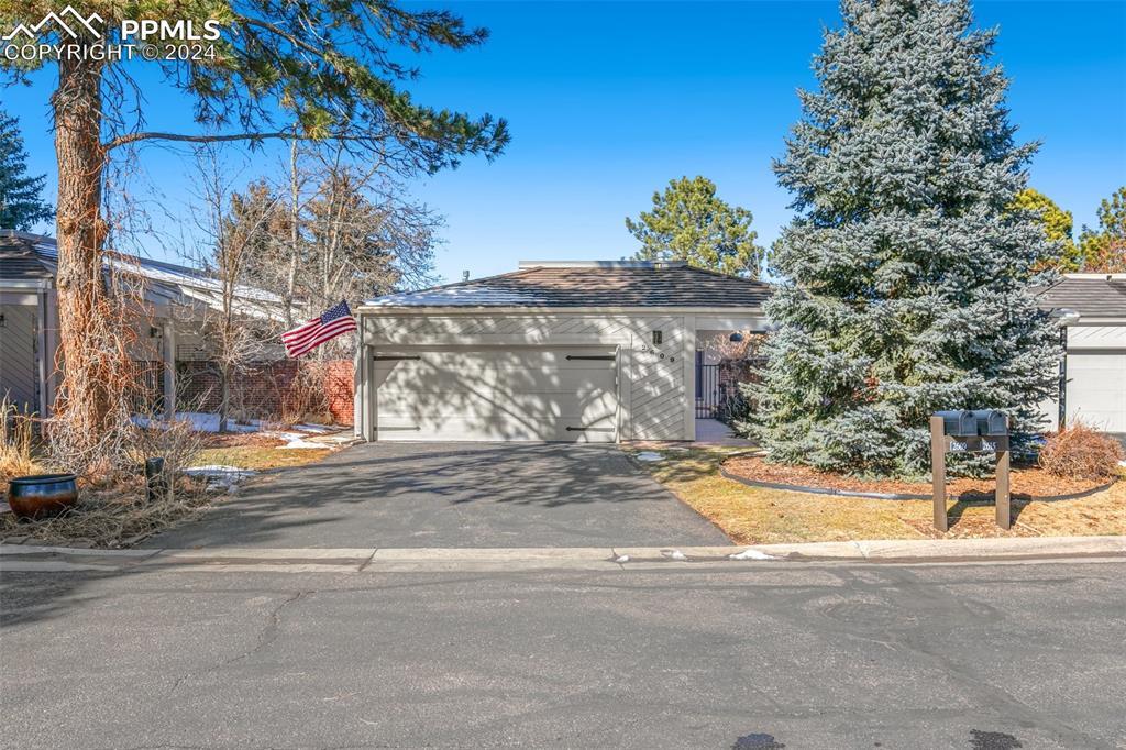2609 Spring Grove Ter., Colorado Springs, CO 80906