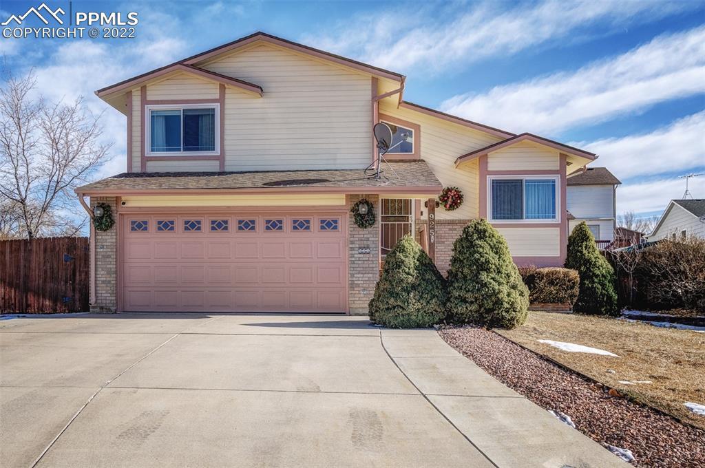 925 Stargate Dr., Colorado Springs, CO 80911