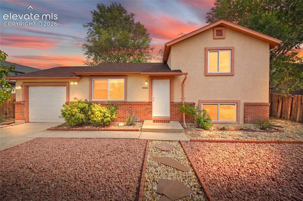 4960 Dover Dr., Colorado Springs, CO 80916