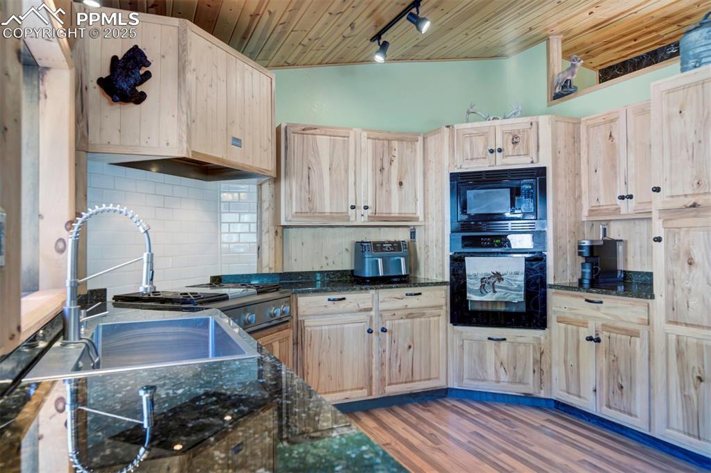 197 W Ridge Dr., Woodland Park, CO 80863