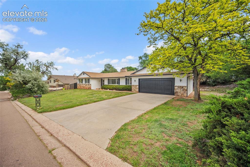 483 Crystal Hills Blvd., Manitou Springs, CO 80829