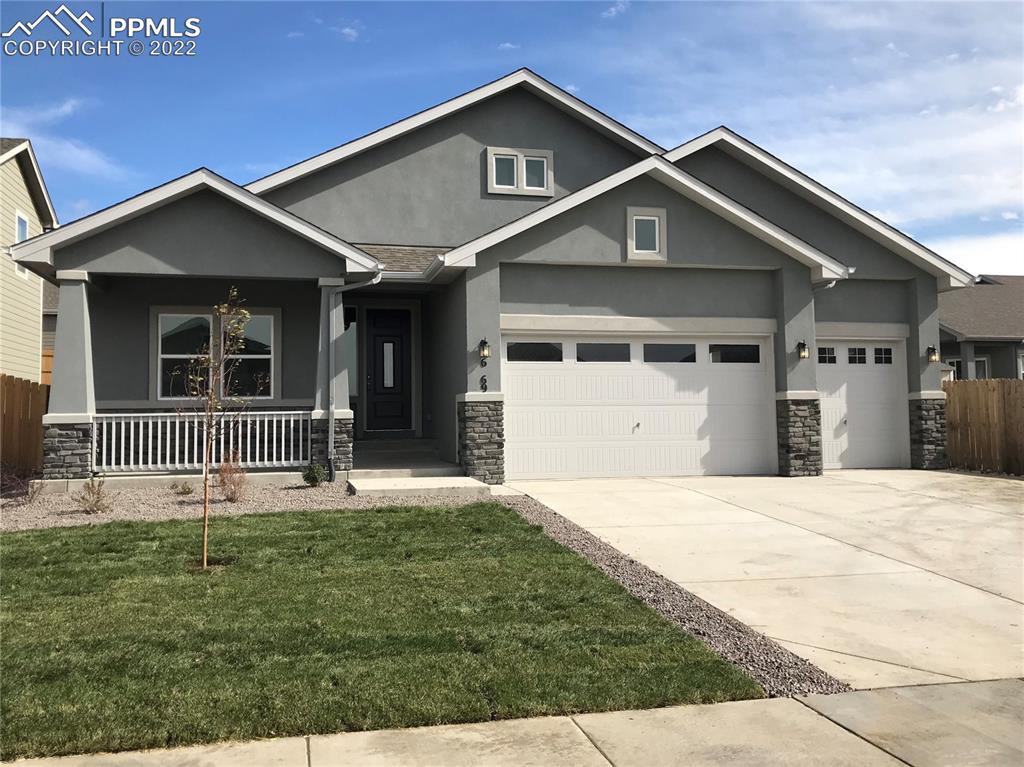 6869 Peachleaf Dr., Colorado Springs, CO 80925