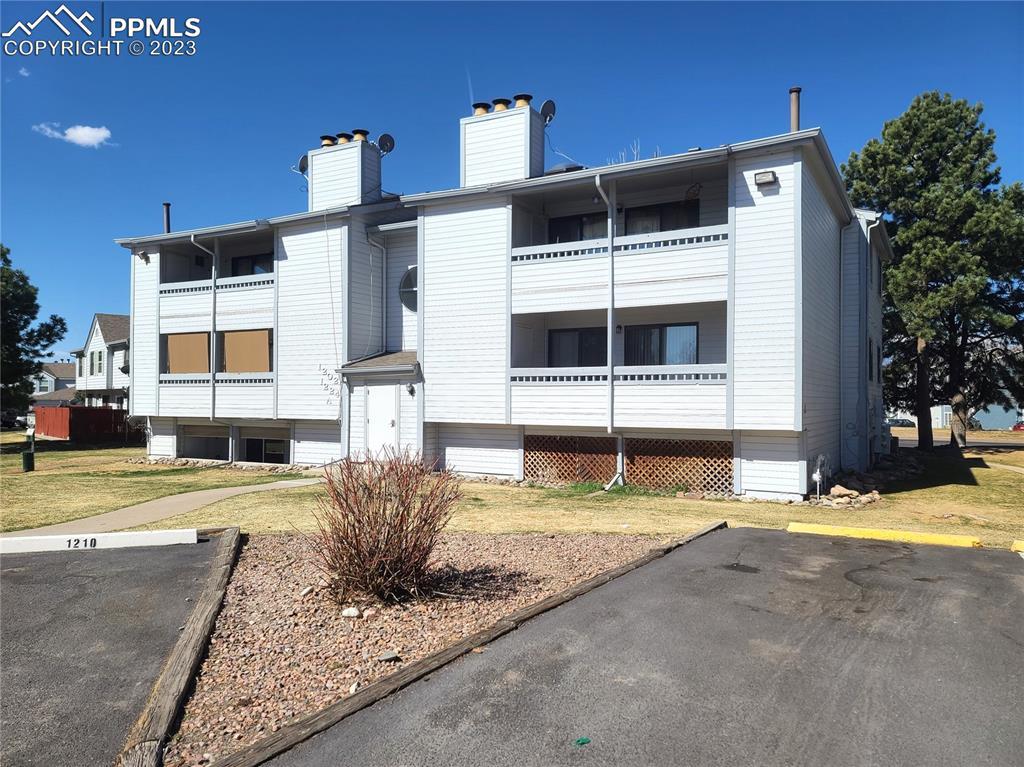 1214 Firefly Cir., Colorado Springs, CO 80916