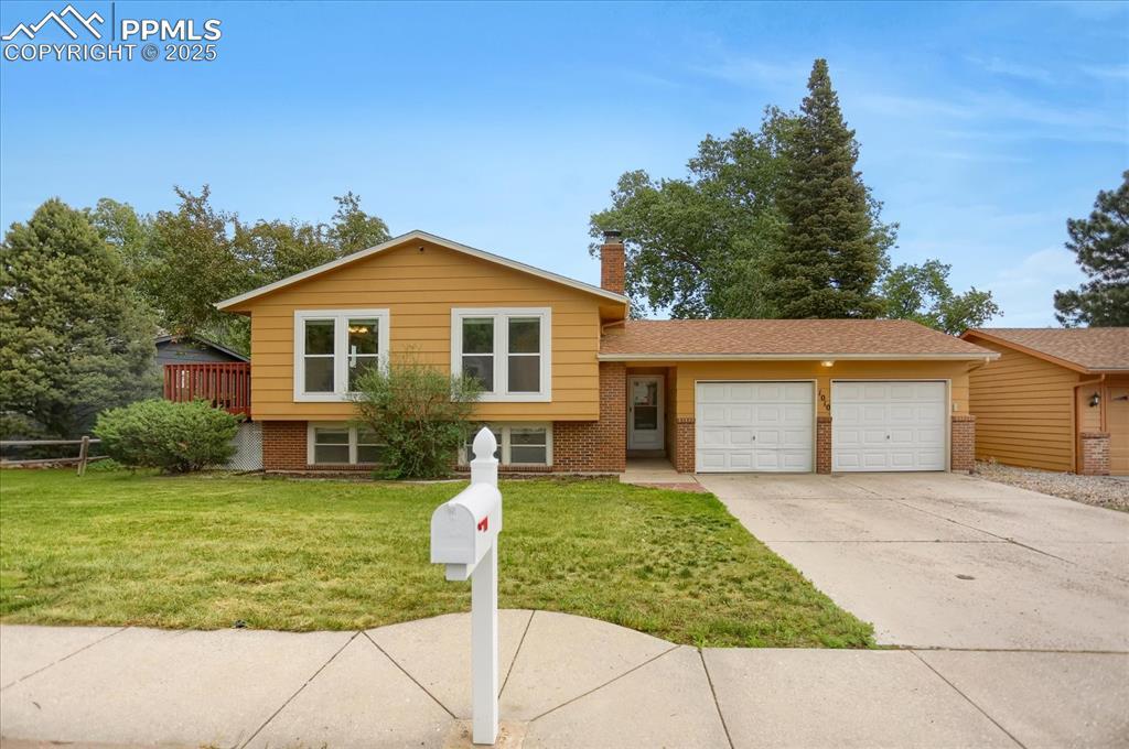 1010 Vondelpark Dr., Colorado Springs, CO 80907
