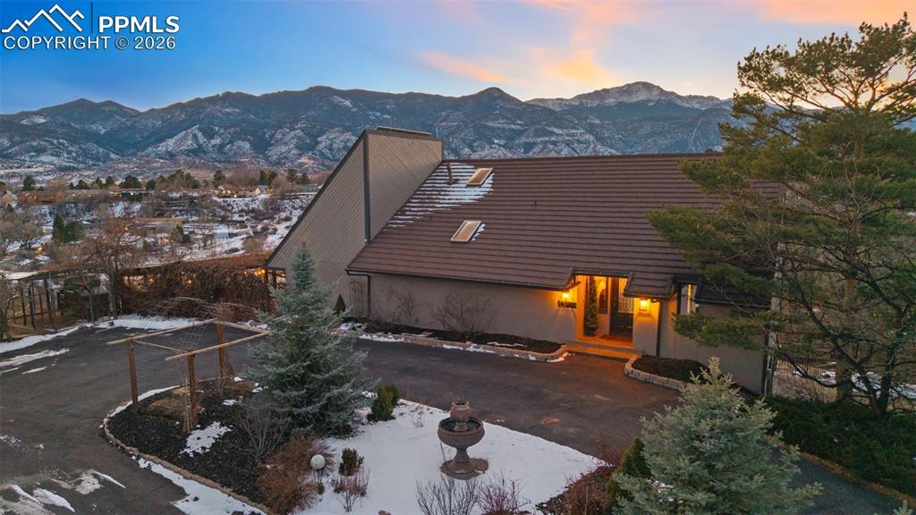 2190 Mesa Rd., Colorado Springs, CO 80904