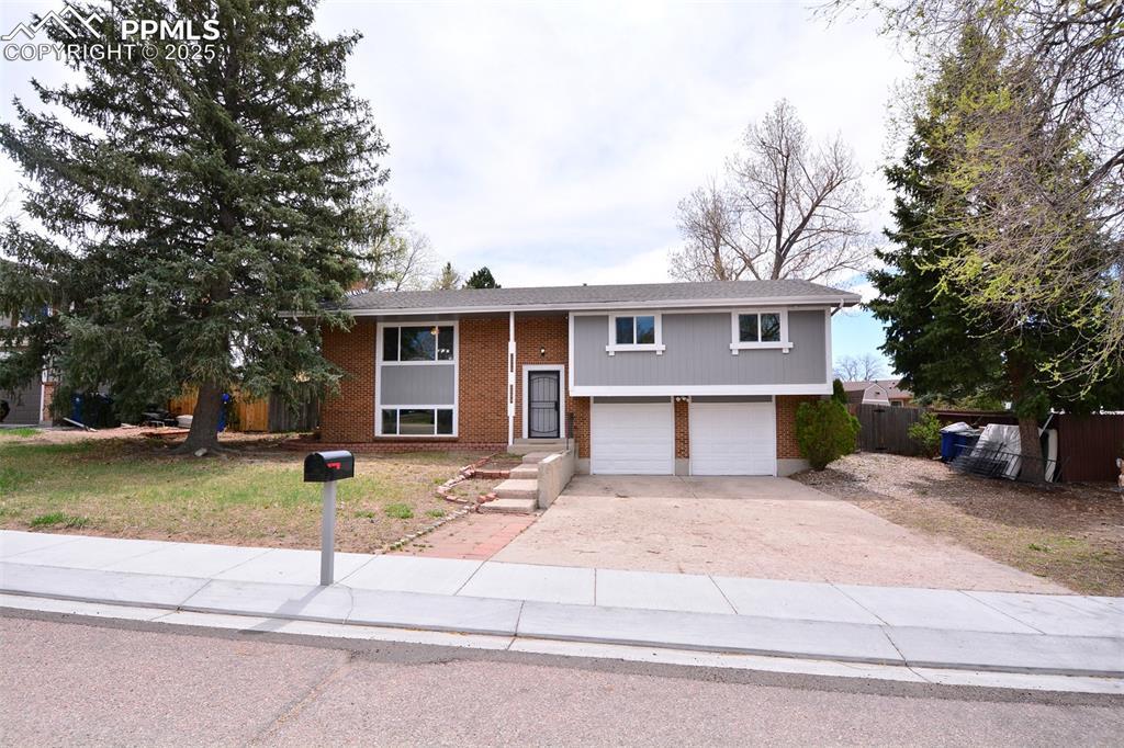 6380 Pawnee Cir., Colorado Springs, CO 80915
