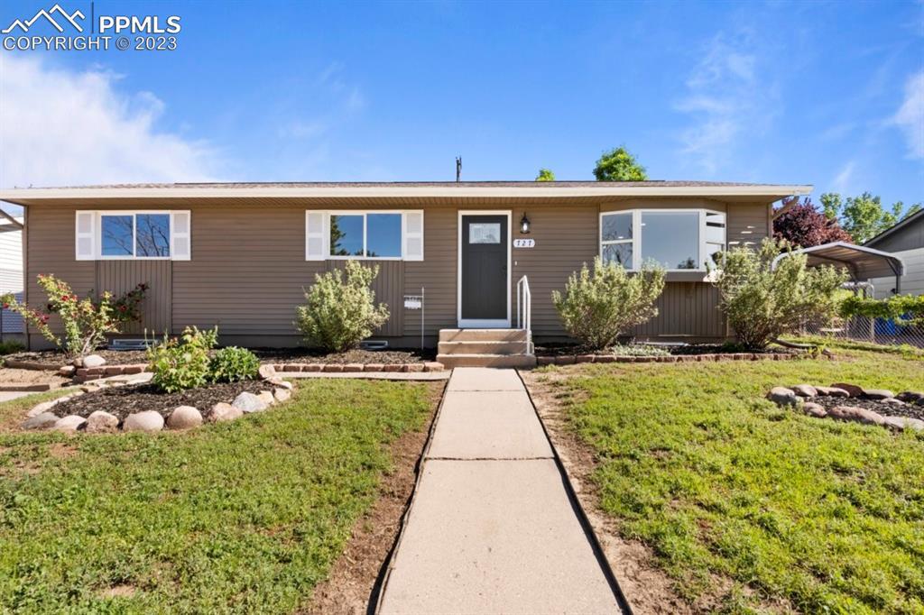 727 Winnepeg Dr., Colorado Springs, CO 80910