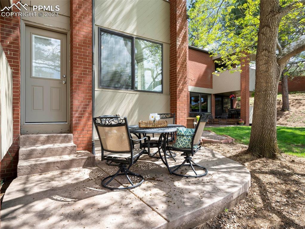 2622 Spring Grove Ter., Colorado Springs, CO 80906