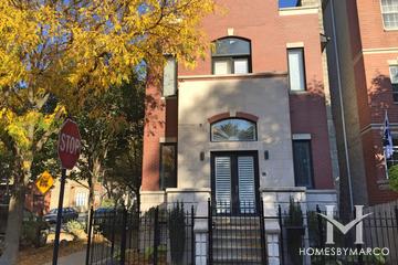 Logan Square neighborhood in Chicago, IL