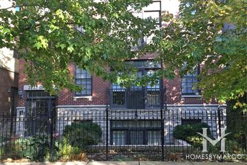 Logan Square neighborhood in Chicago, IL