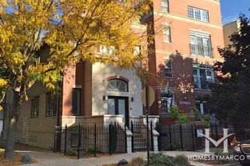 Logan Square neighborhood in Chicago, IL