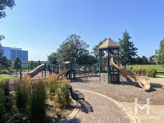 Stonegate Park in Northbrook, IL