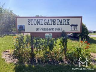 Photos of Stonegate Park in Northbrook, IL
