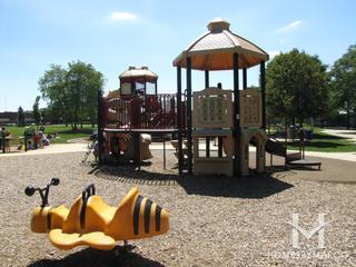 Wood Oaks Green Park in Northbrook, IL