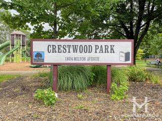 Photos of Crestwood Park in Northbrook, IL