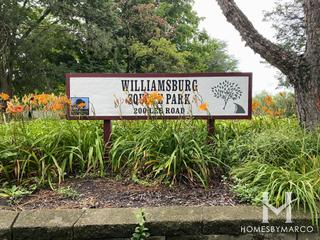 Photos of Williamsburg Square Park in Northbrook, IL