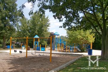 Cottonwood Park in Palatine, IL