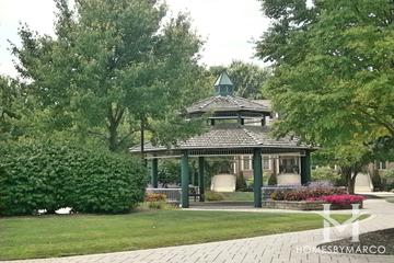 Towne Square in Palatine, IL