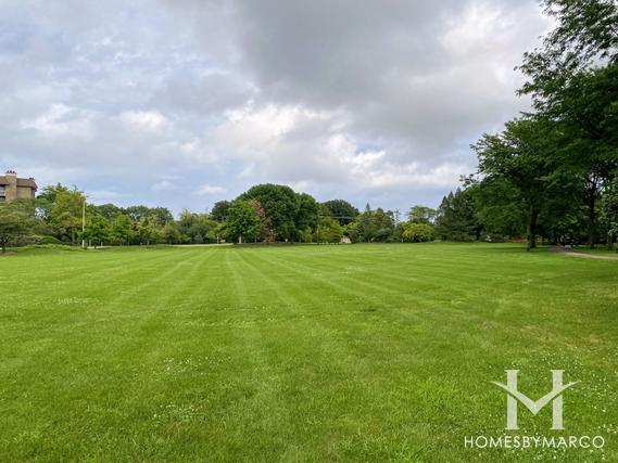 Williamsburg Square Park in Northbrook, IL