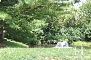 Arboretum Mews Park in Wheaton, IL