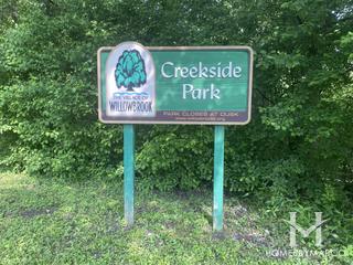 Photos of Creekside Park in Willowbrook, IL