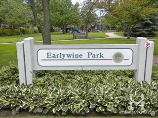 Photos of Earlywine Park in Wilmette, IL