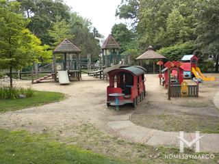 Maple Park in Wilmette, IL
