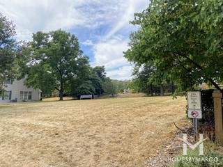 Internationale Estates Park in Woodridge, IL