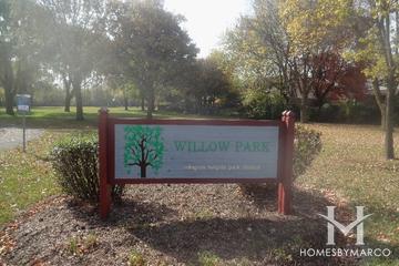 Photos of Willow Park in Arlington Heights, IL