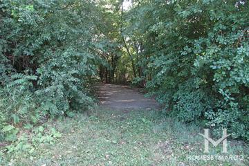 Hidden Pond Bike Path in Crystal Lake, IL