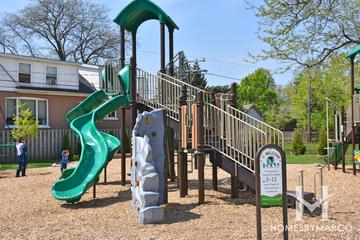 Cherokee Park in Des Plaines, IL