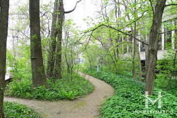 Laurel Park in Highland Park, IL