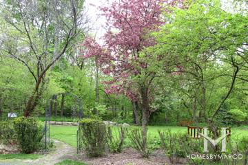 Laurel Park in Highland Park, IL