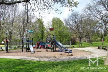 Old Elm Park in Highland Park, IL