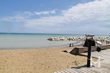 Rosewood Park in Highland Park, IL