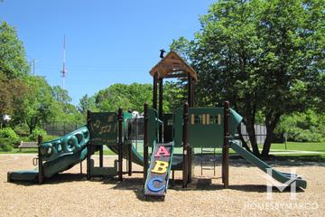 Woodridge Park in Highland Park, IL