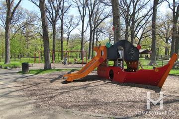 Sunset Woods Park in Highland Park, IL