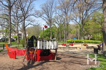 Sunset Woods Park in Highland Park, IL