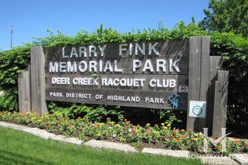 Photos of Larry Fink Memorial Park in Highland Park, IL