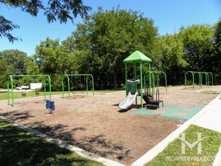 Poplar Park in Hoffman Estates, IL