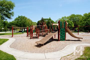 Sunset Park in Mount Prospect, IL