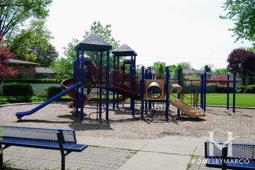 Countryside Park in Mount Prospect, IL