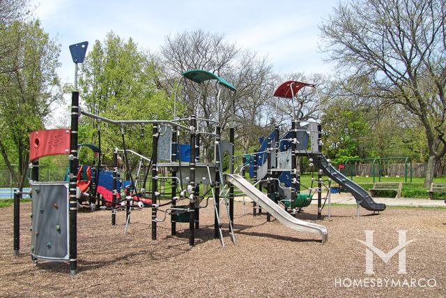 Old Elm Park in Highland Park, IL