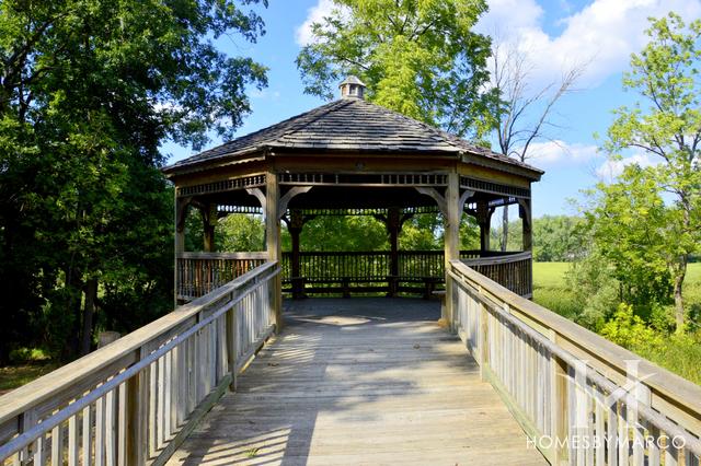 Bird Observation Area in Lake Zurich, IL