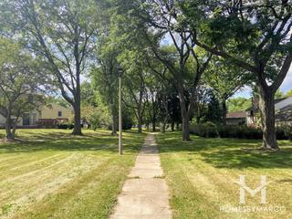 Arbor Way in Naperville, IL