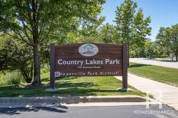 Country Lakes Park in Naperville, IL