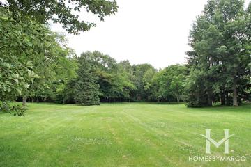 Hobson Woods in Naperville, IL