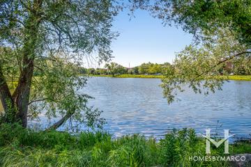 Westglen Commons in Naperville, IL
