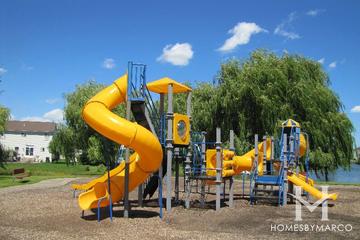 Cambridge Park in Grayslake, IL