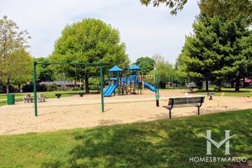 Pine Knoll Park in Aurora, IL